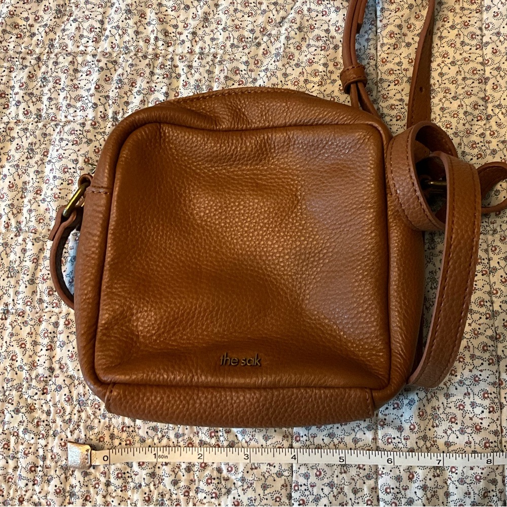 Soft leather The Sak crossbody purse!